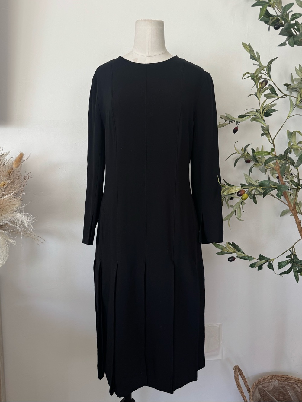 AKRIS Black Wool Blend‎ Pleated Midi Dress Size 8